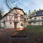 Отель Wellness Golf Hotel Morris 4*