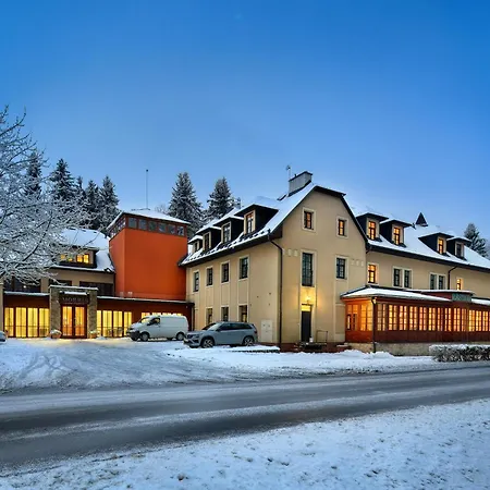 Отель Wellness Golf Hotel Morris 4*