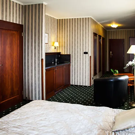 Hotell Wellness Golf Morris 4*