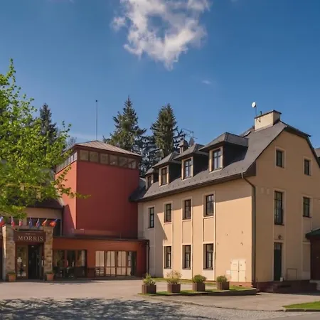 Hotel Wellness Golf Morris 4*